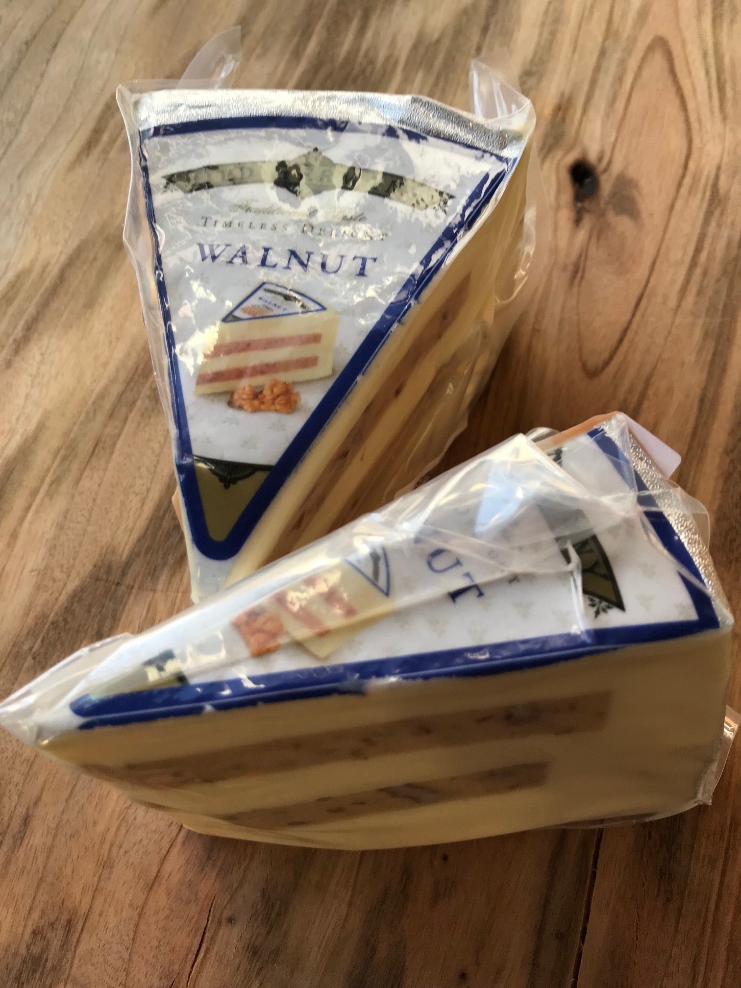 Old Germany Walnut Layer Cheese